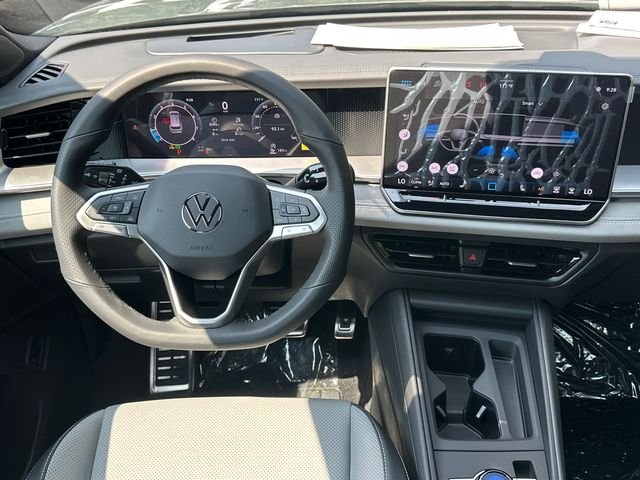 New 2026 Green Volkswagen 2.0T SE R-Line Black image 23
