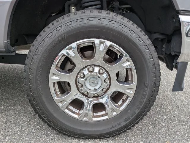 Used 2022 Gray Metallic Ford Lariat image 10