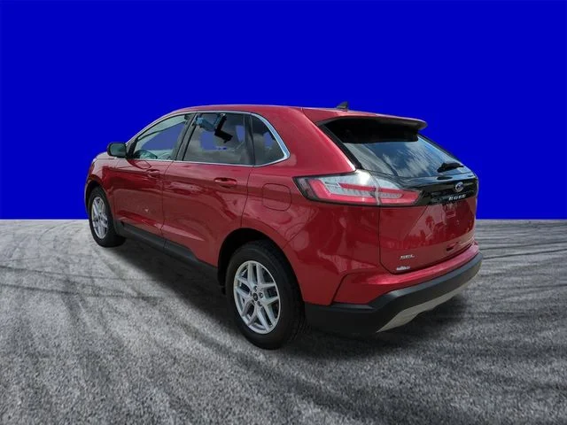 Used 2021 Red Ford SEL image 6