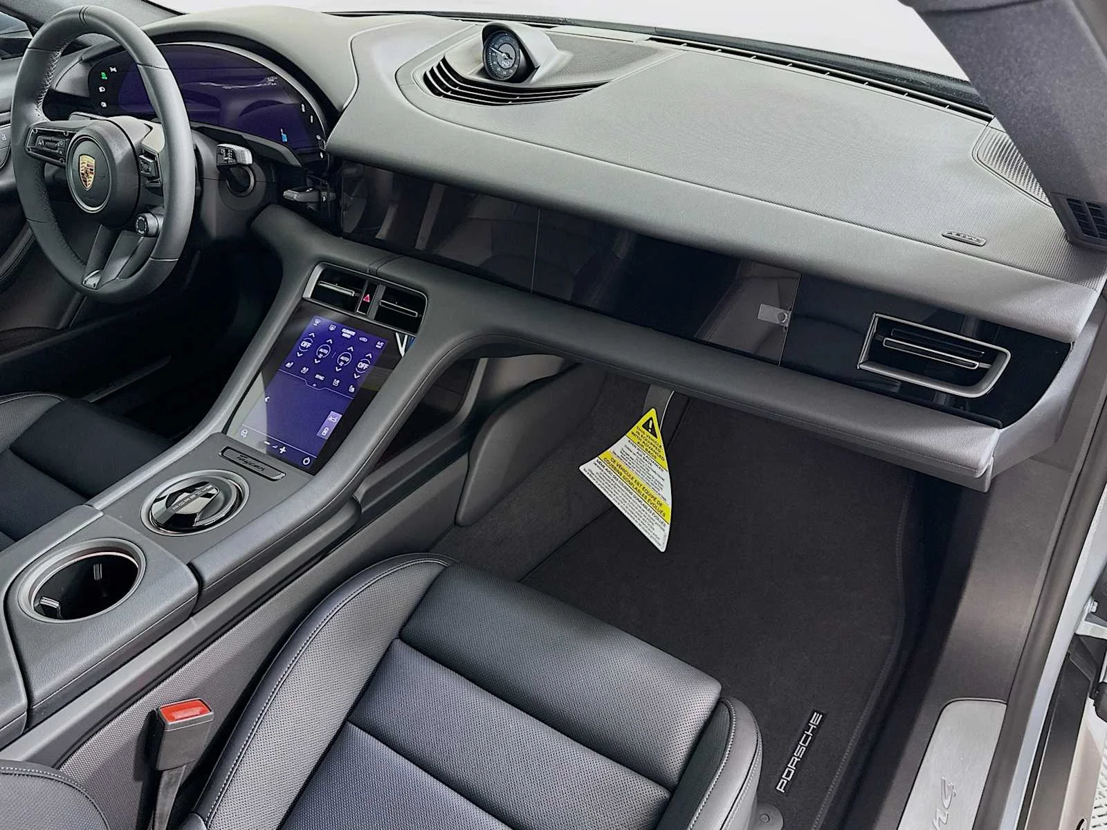 2025 Porsche Taycan Base - Photo 31
