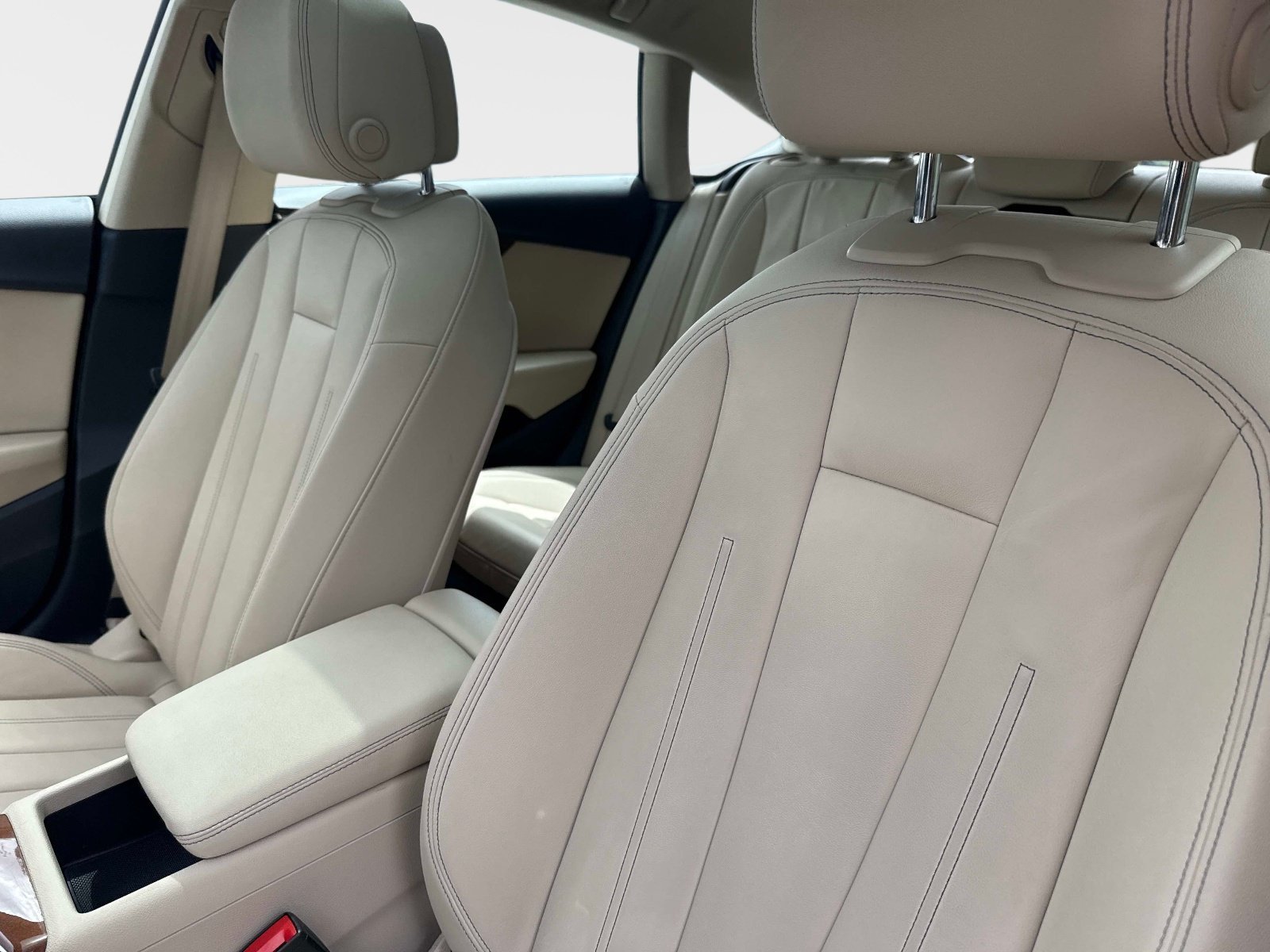 Certified Used 2023 Ibis White Audi Premium image 21