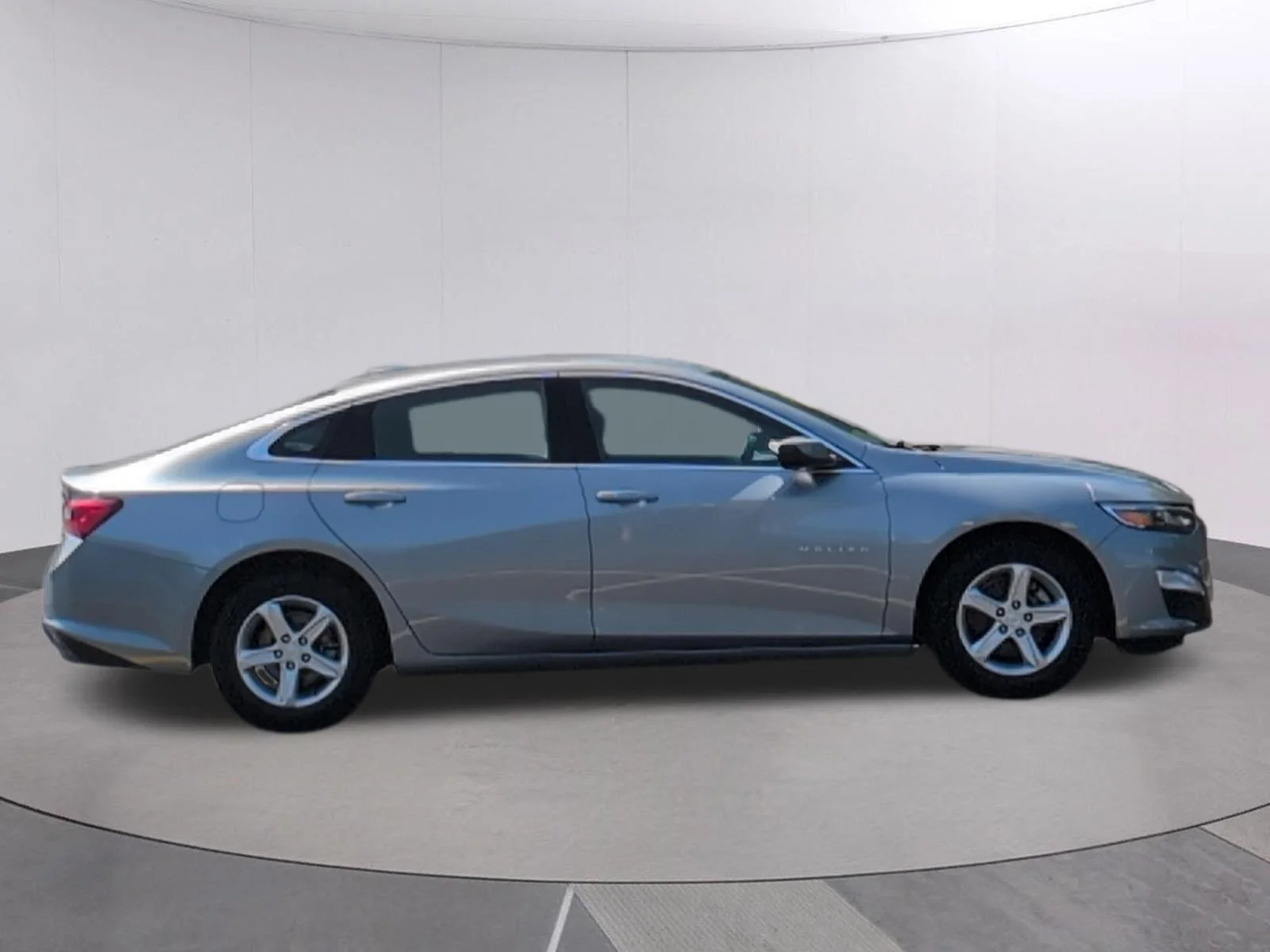 Used 2023 Sterling Gray Metallic Chevrolet LT image 8