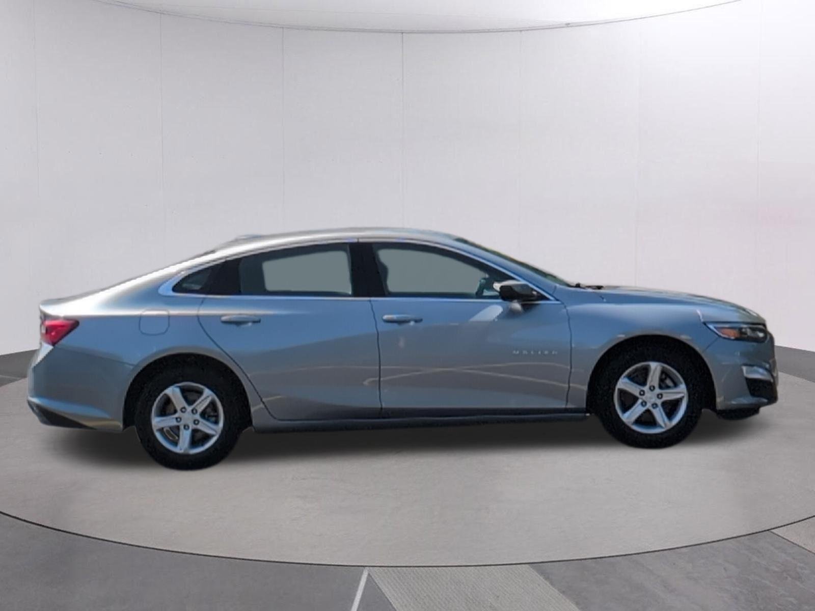 Used 2023 Sterling Gray Metallic Chevrolet LT image 8