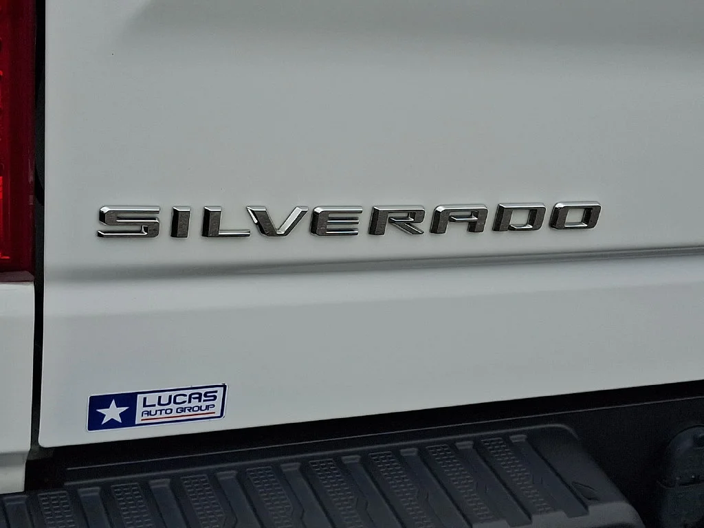 Used 2024 Summit White Chevrolet LT image 32