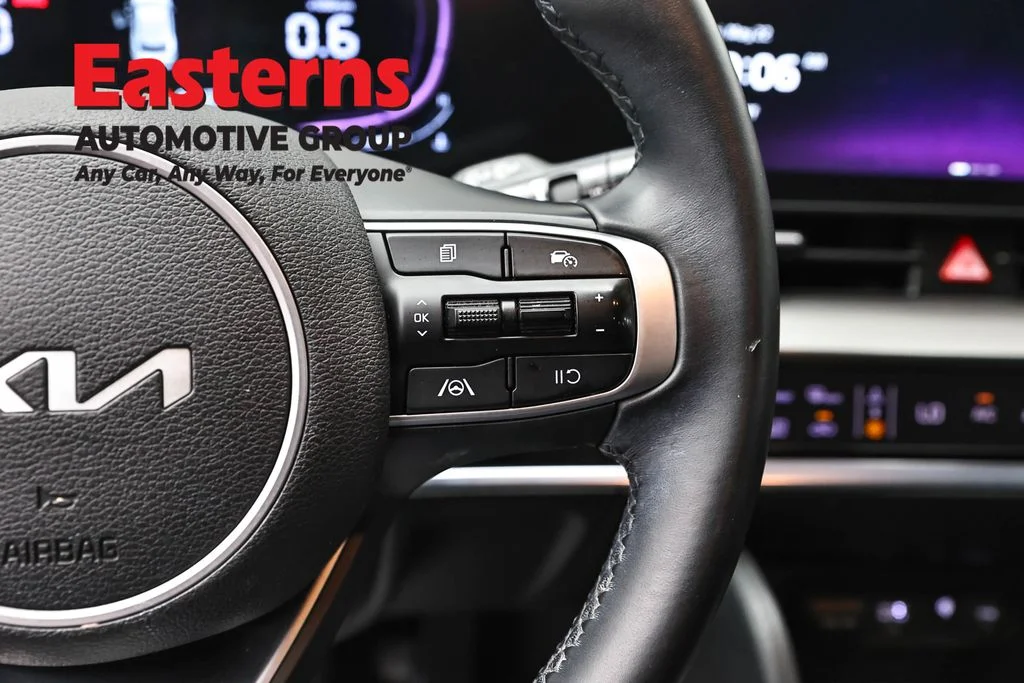 Used 2025 Silver Kia EX image 15