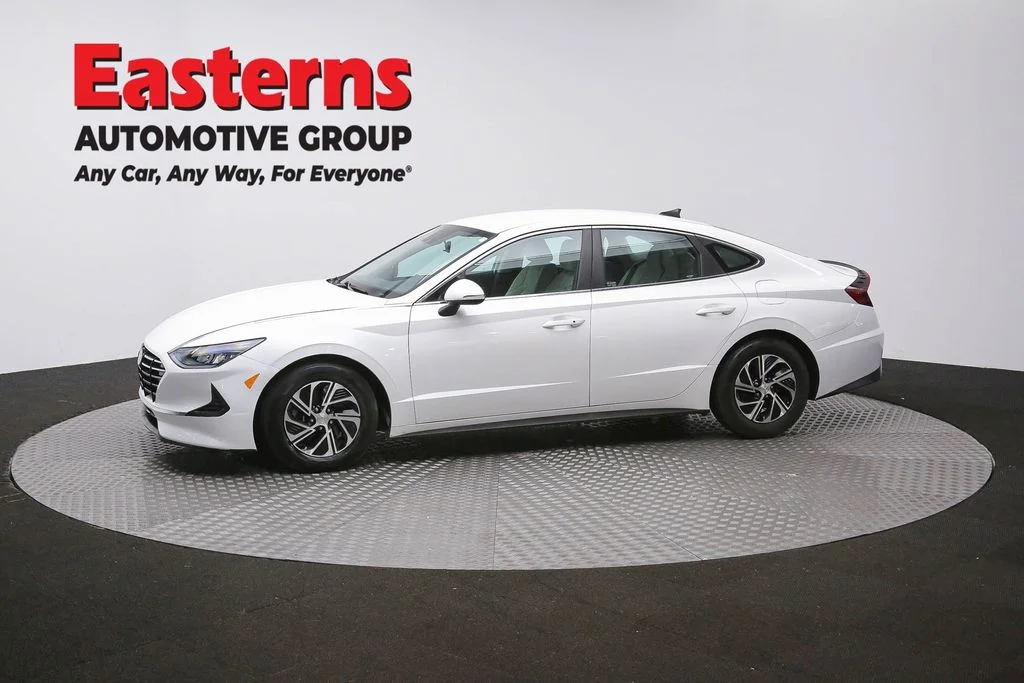Used 2021 White Hyundai Blue image 54