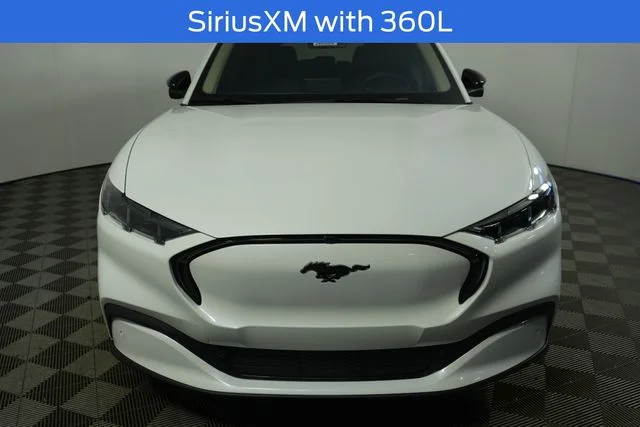 New 2026 Star White Metallic Tri-coat Ford Premium image 8
