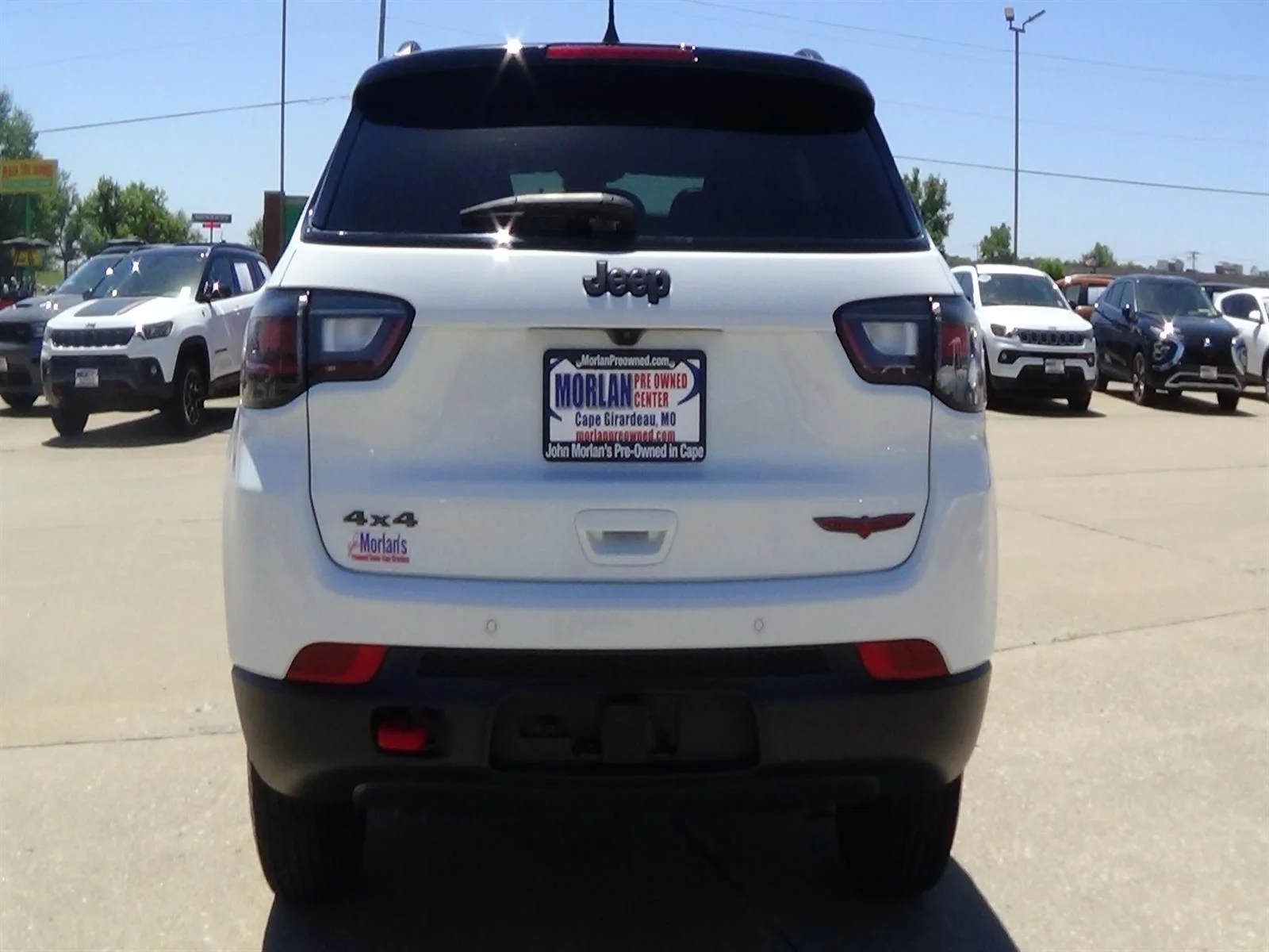Certified Used 2024 Bright White Clear Coat (pw7) Jeep Trailhawk image 7