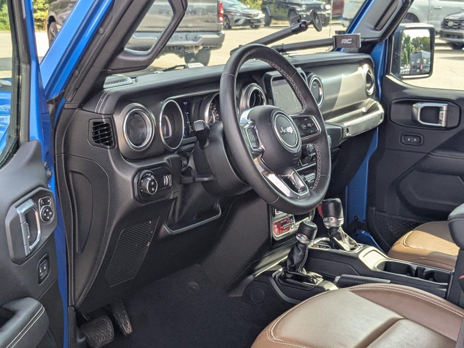 Used 2023 Hydro Blue Pearlcoat Jeep Rubicon image 2