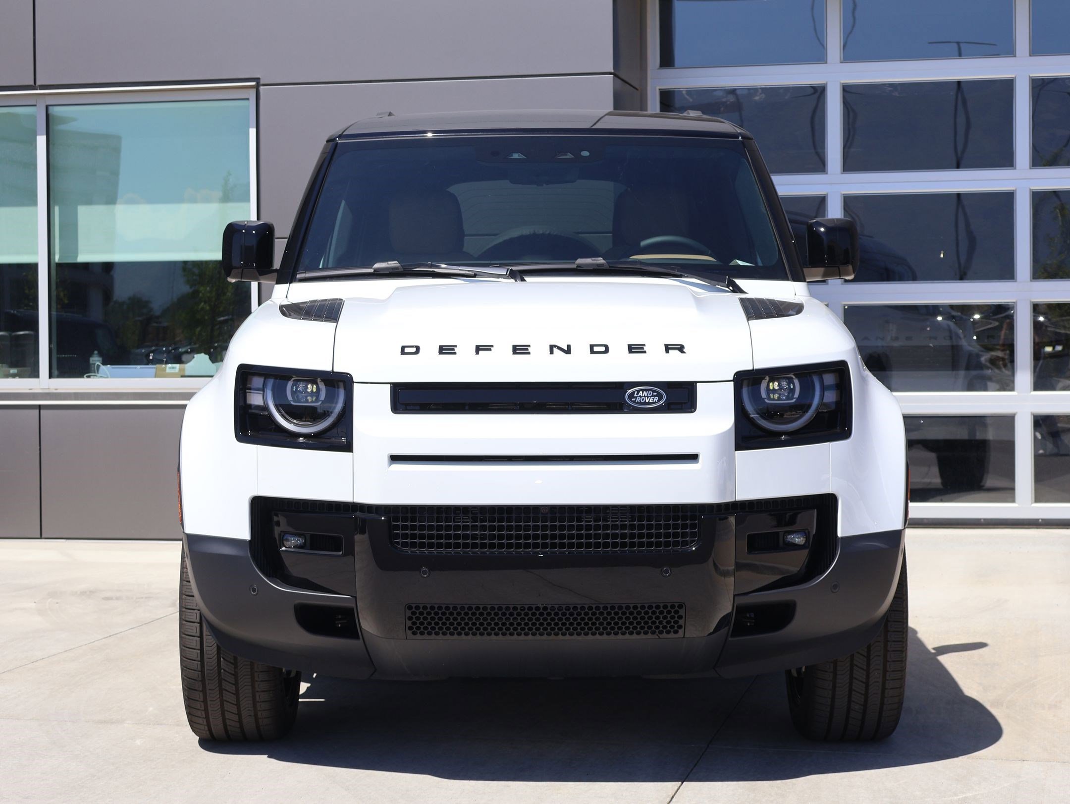 New 2026 Fuji White LAND ROVER P300 S image 2