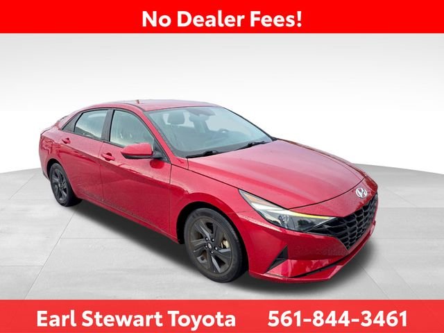 Used 2023 Red Hyundai SEL image 2