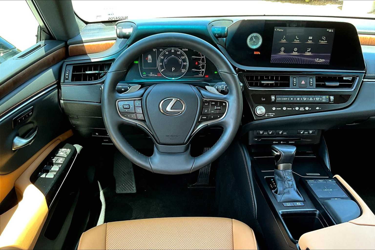 Certified Used 2022 MOONBEAM BEIGE MET. Lexus  image 5