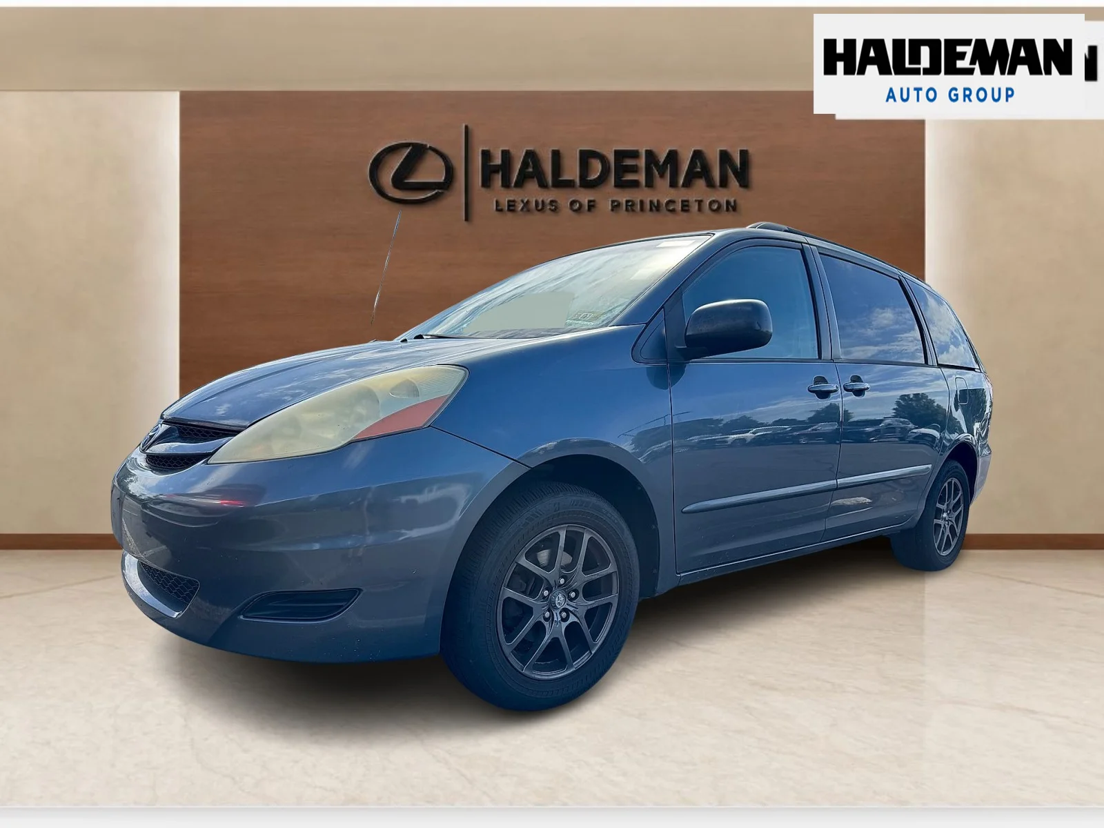 Used 2006 Toyota Sienna LE with VIN 5TDBA23C36S069715 for sale in Lawrence Township, NJ
