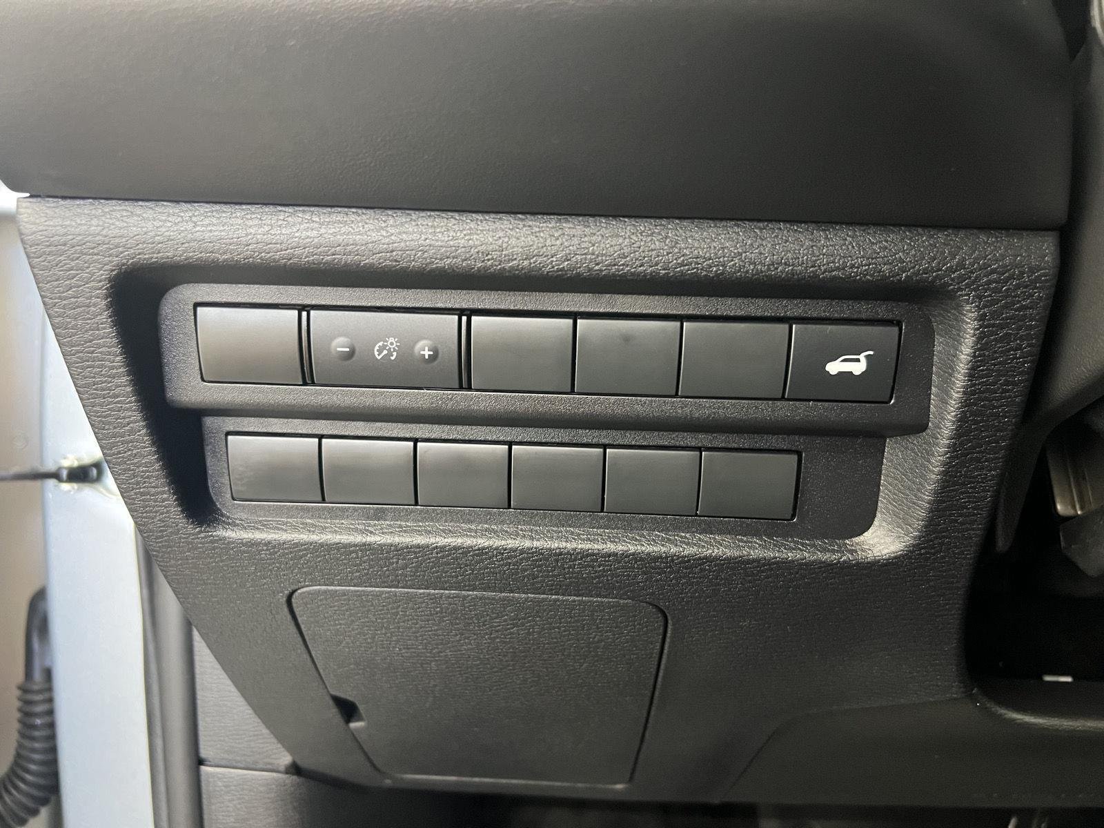 2025 Mitsubishi Outlander SE - Photo 14