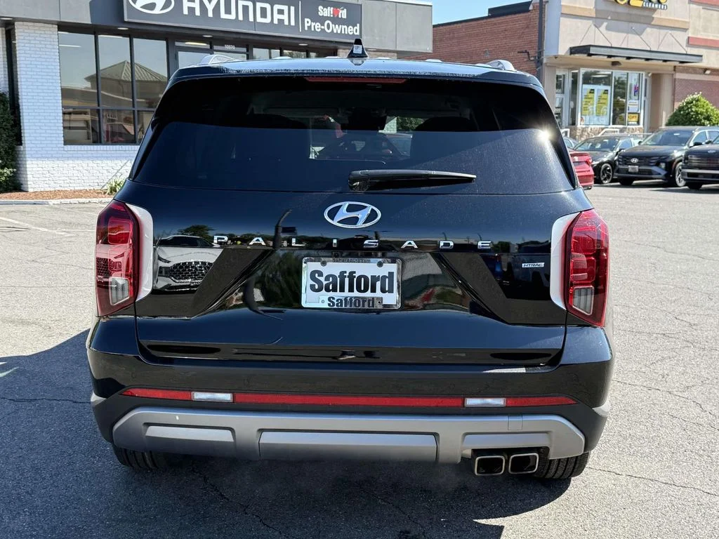Used 2023 Black Hyundai SEL image 6