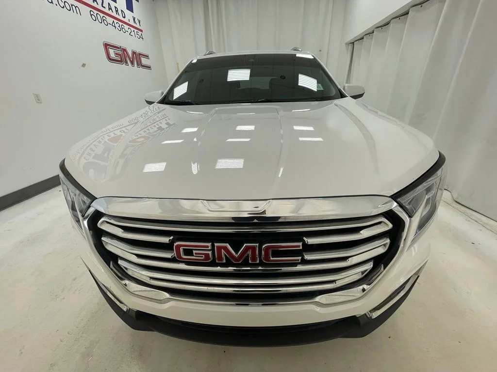 Used 2022 White GMC SLT image 2