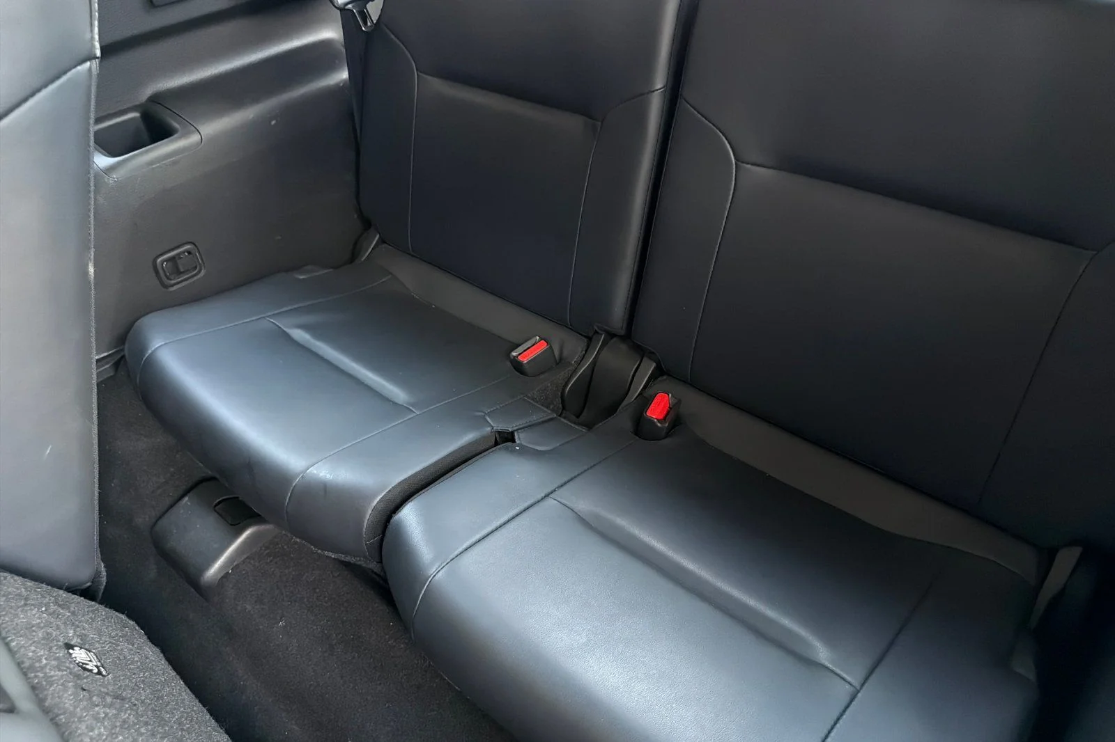 Used 2024  Mitsubishi SE image 17