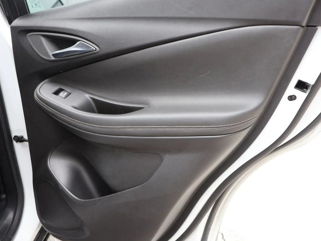 Used 2023 White Buick Essence image 11