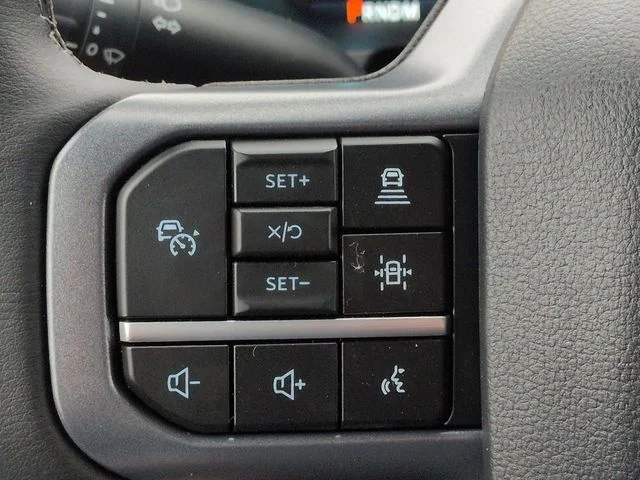 New 2026 Oxford White Ford XLT image 25