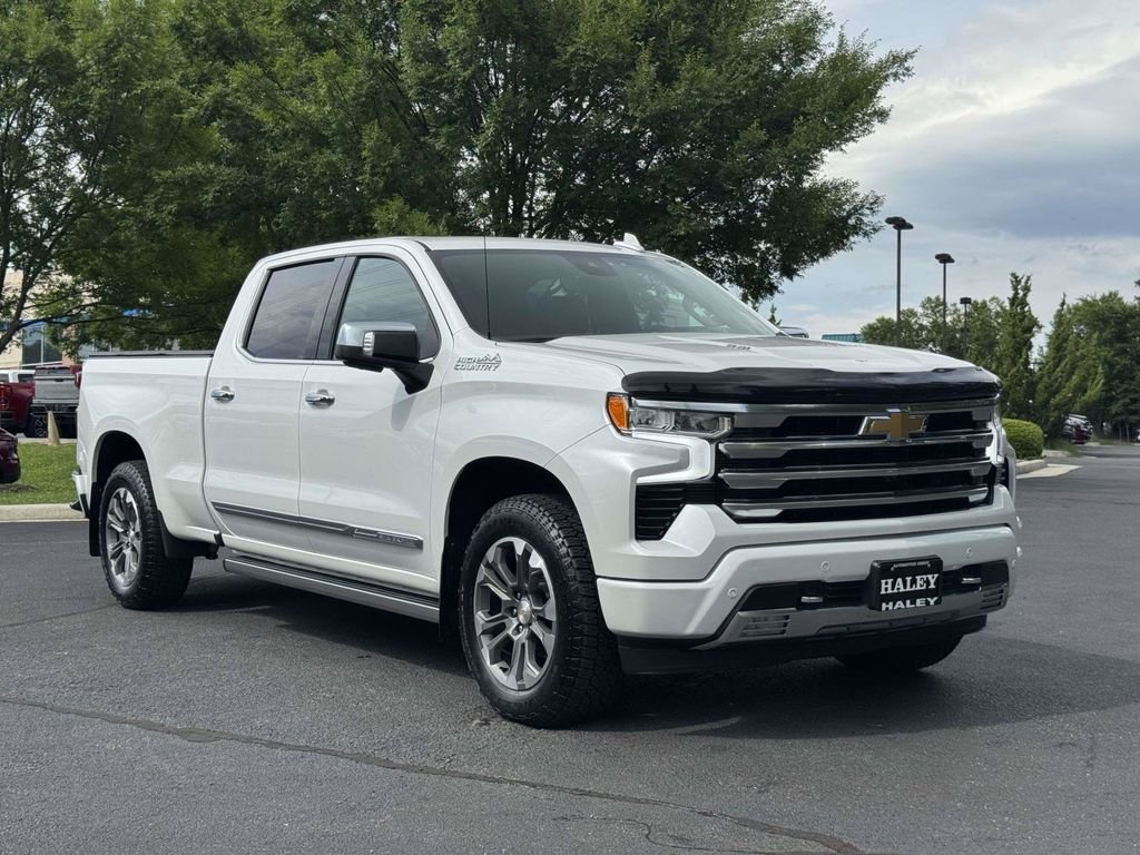 Used 2025 Beige Chevrolet High Country image 2