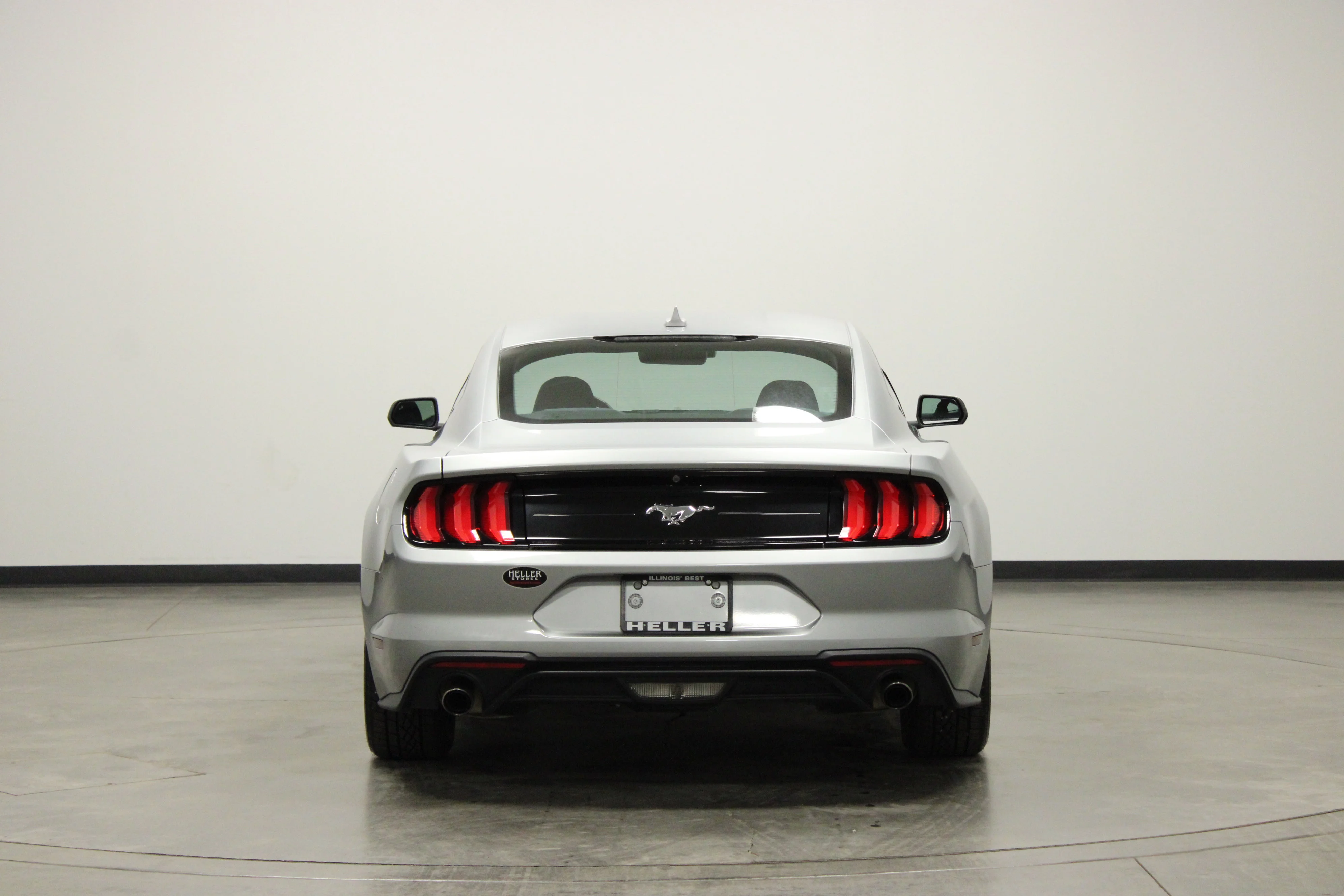 2022 Ford Mustang EcoBoost - Photo 7