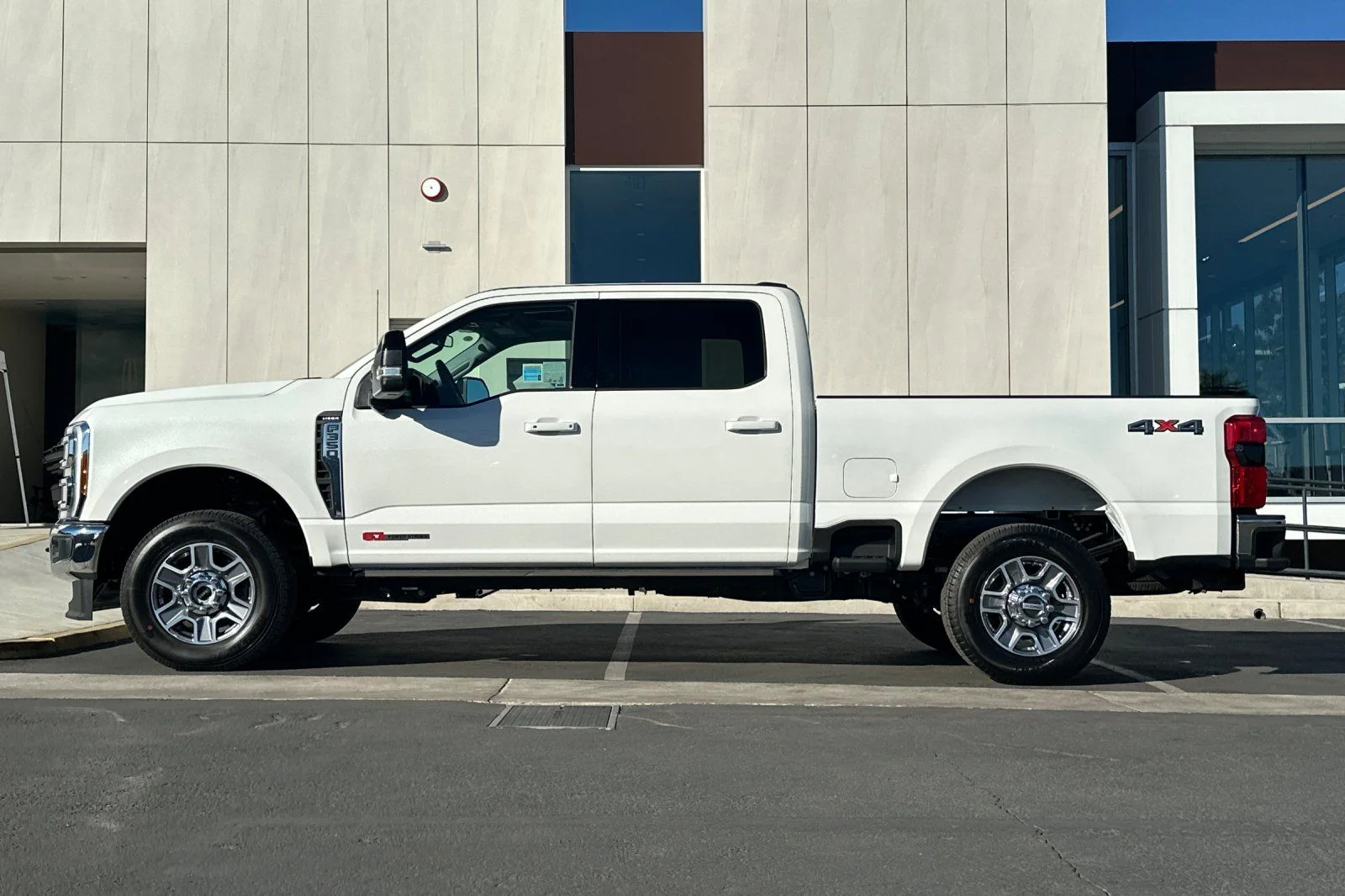 2026 Ford F-350 Super Duty Lariat - Photo 6