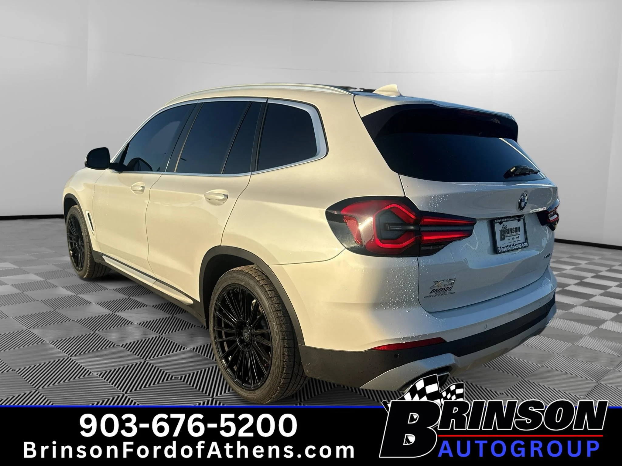 Used 2024 Mineral White Metallic BMW sDrive30i image 7