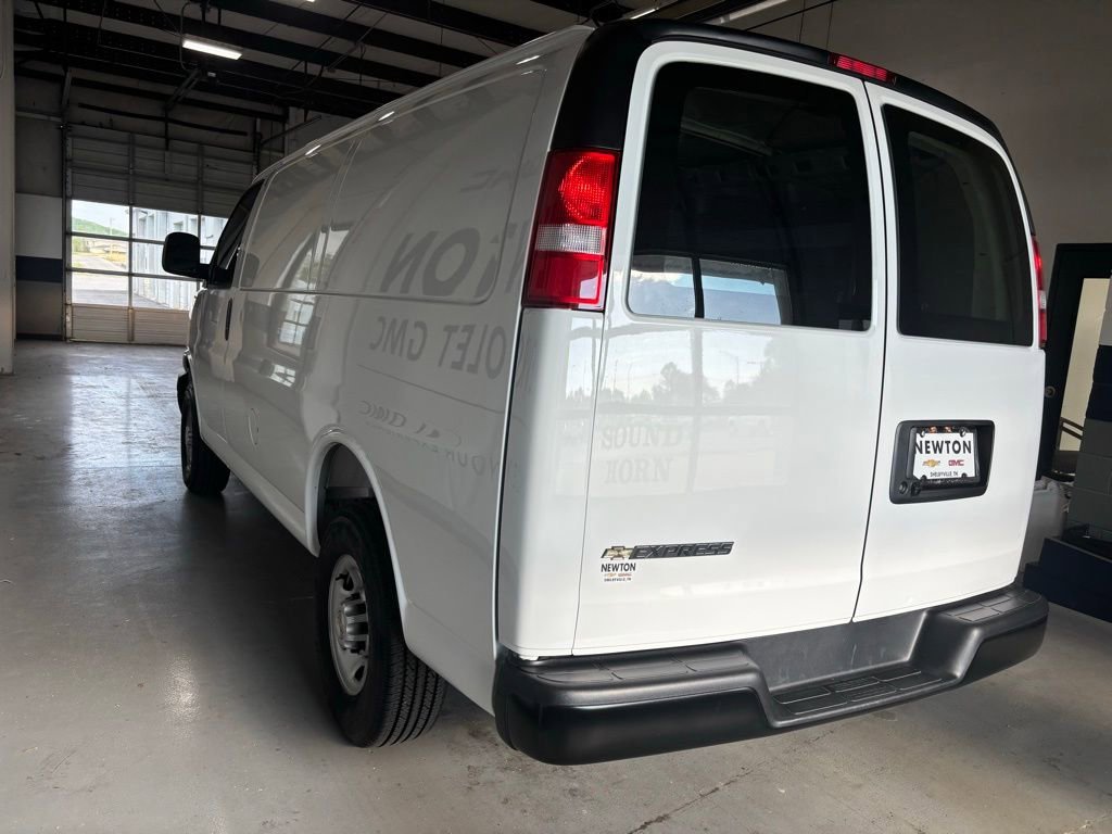 2025 Chevrolet Express Cargo Work Van - Photo 13