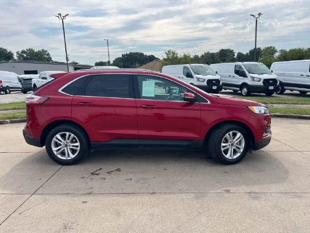 Used 2020 Red Ford SEL image 9