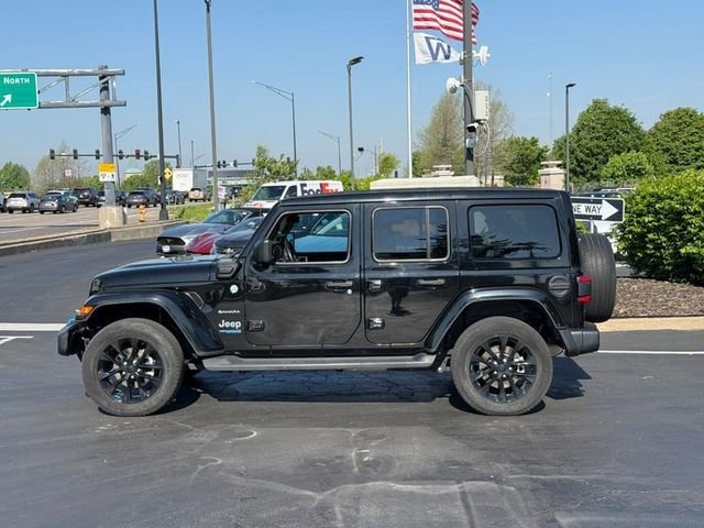 Used 2022 Black Jeep Unlimited Sahara 4x4 image 2