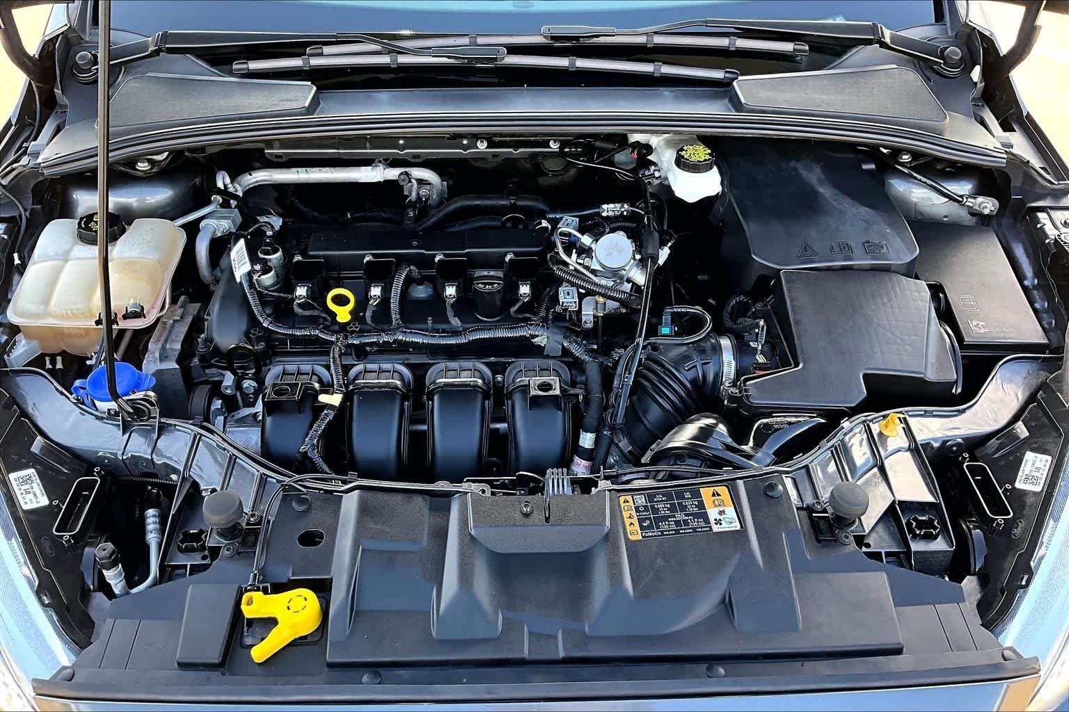 Used 2018 Magnetic Metallic Ford SE image 31