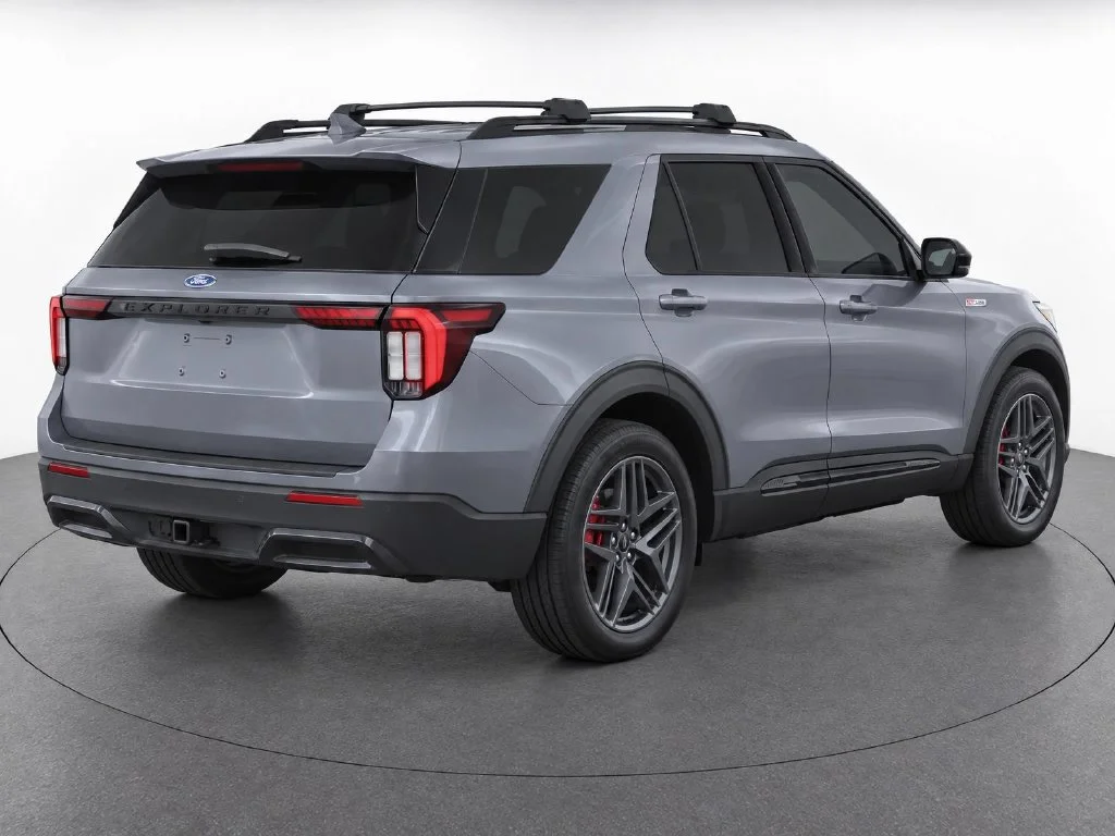 Used 2025 Gray Ford ST-Line image 3
