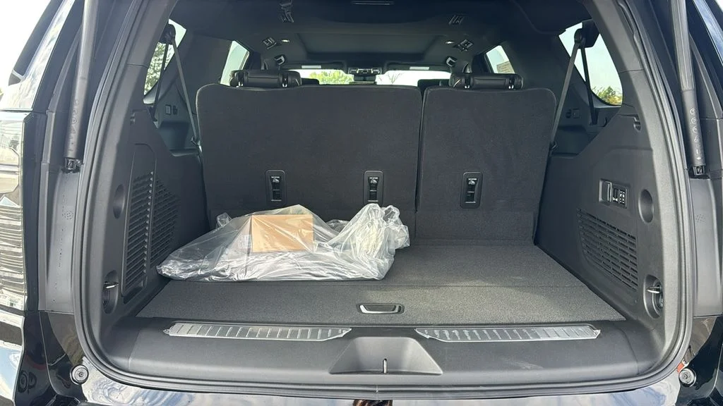 2026 Chevrolet Suburban Premier - Photo 11