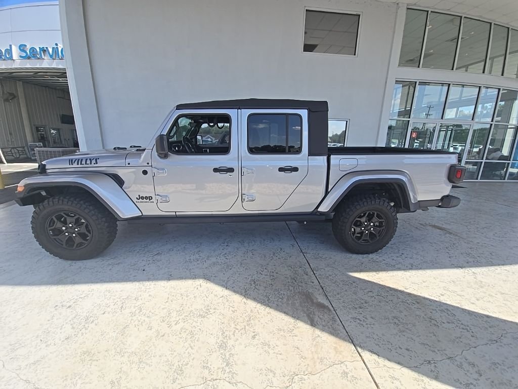 Used 2021 Silver Jeep Willys image 4