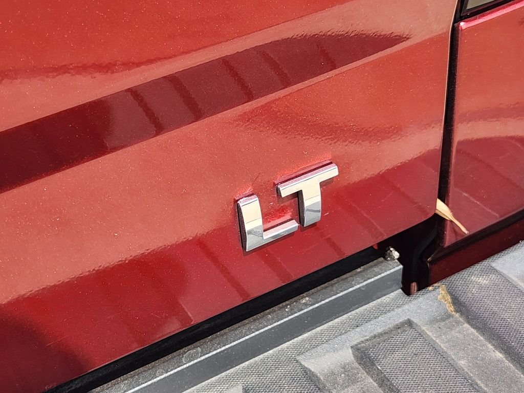 Used 2016 Siren Red Tintcoat Chevrolet LT image 13