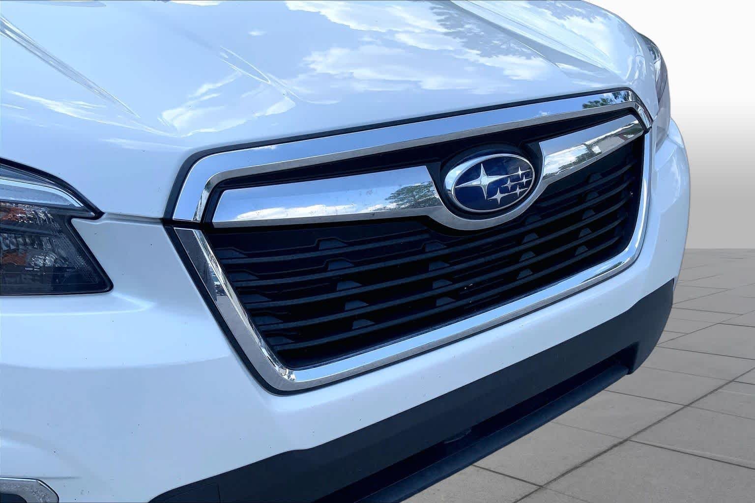 Used 2021 Crystal White Pearl Subaru Limited image 30