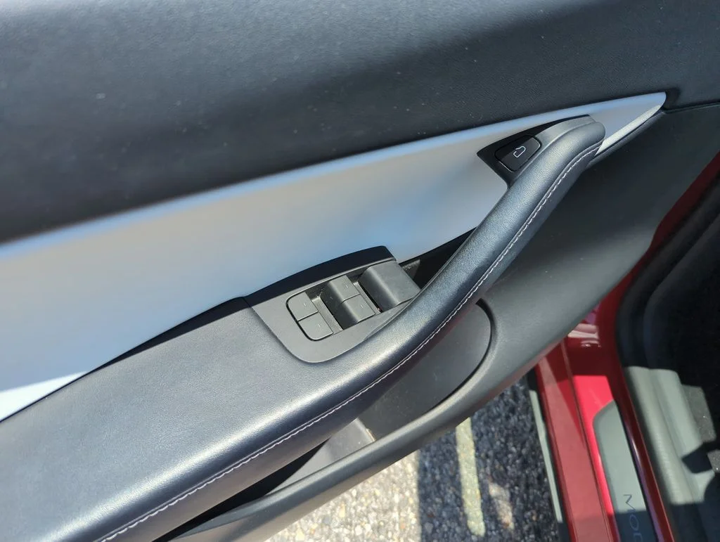 Used 2022  Tesla Performance image 19