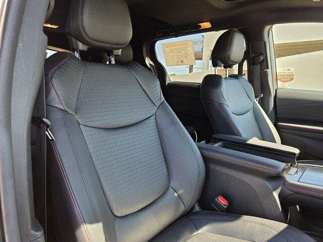 Used 2026 Heavy Metal Toyota XSE 7-Passenger image 30