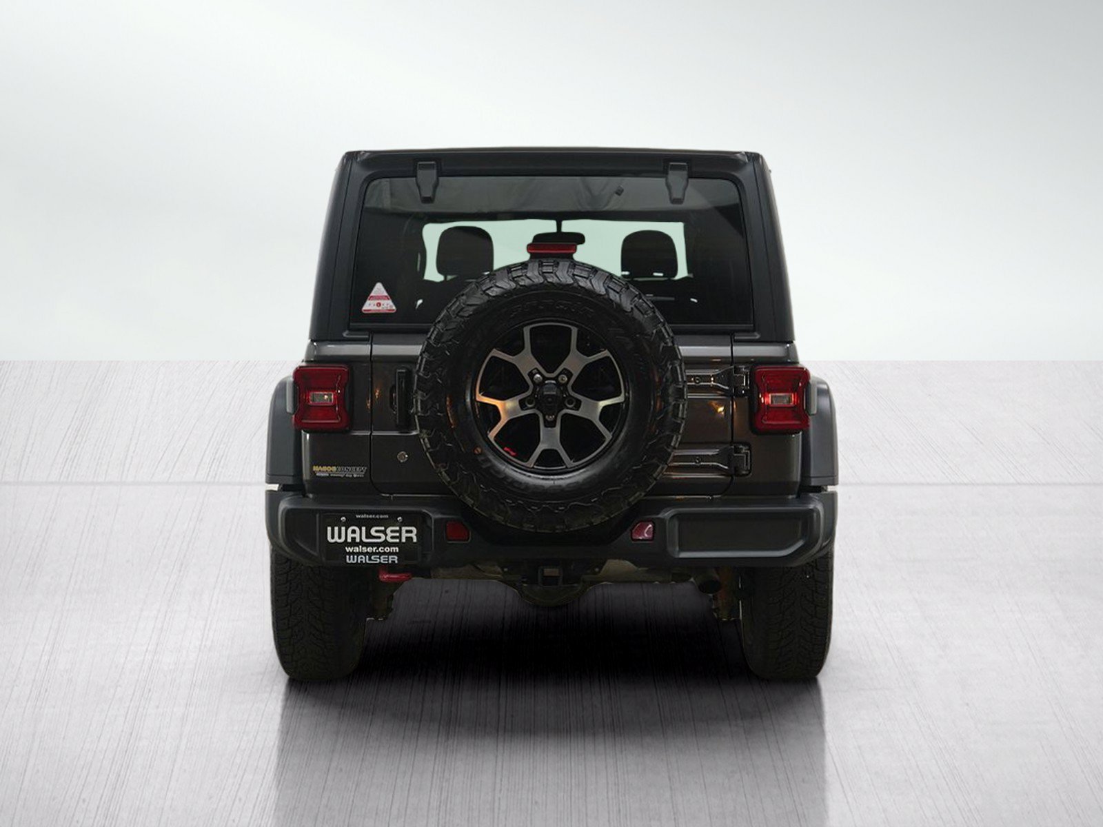 Used 2019 Granite Crystal Metallic Clearcoat Jeep Unlimited Rubicon image 4
