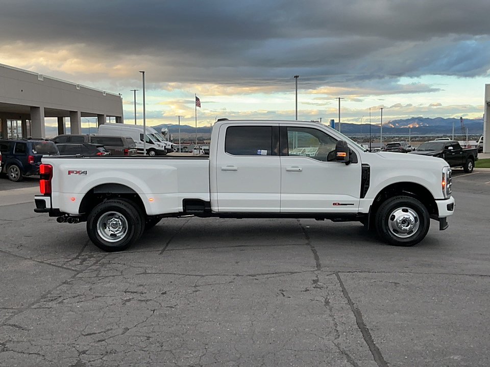 New 2027 Star White Metallic Tri-Coat Ford F-350® Platinum® image 6