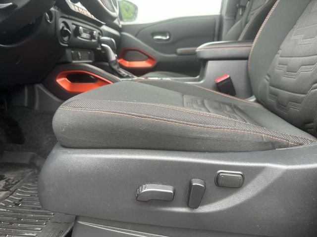 Used 2025 Orange Nissan PRO-4X image 17