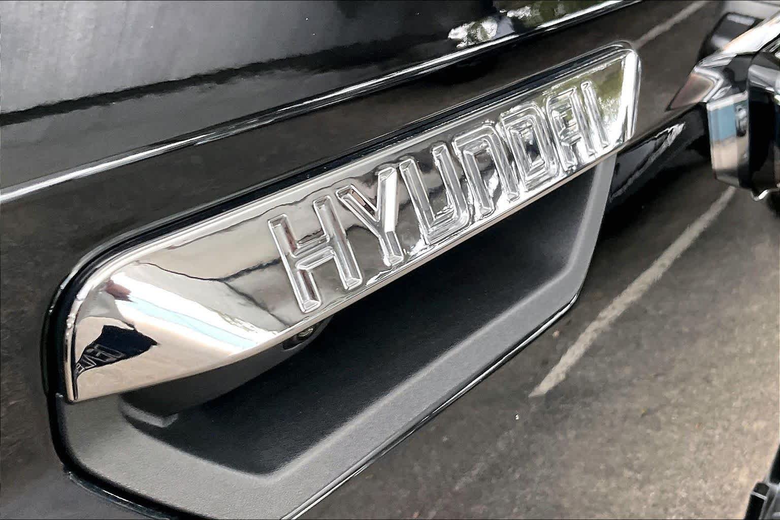 Used 2026 Phantom Black Hyundai Limited image 30