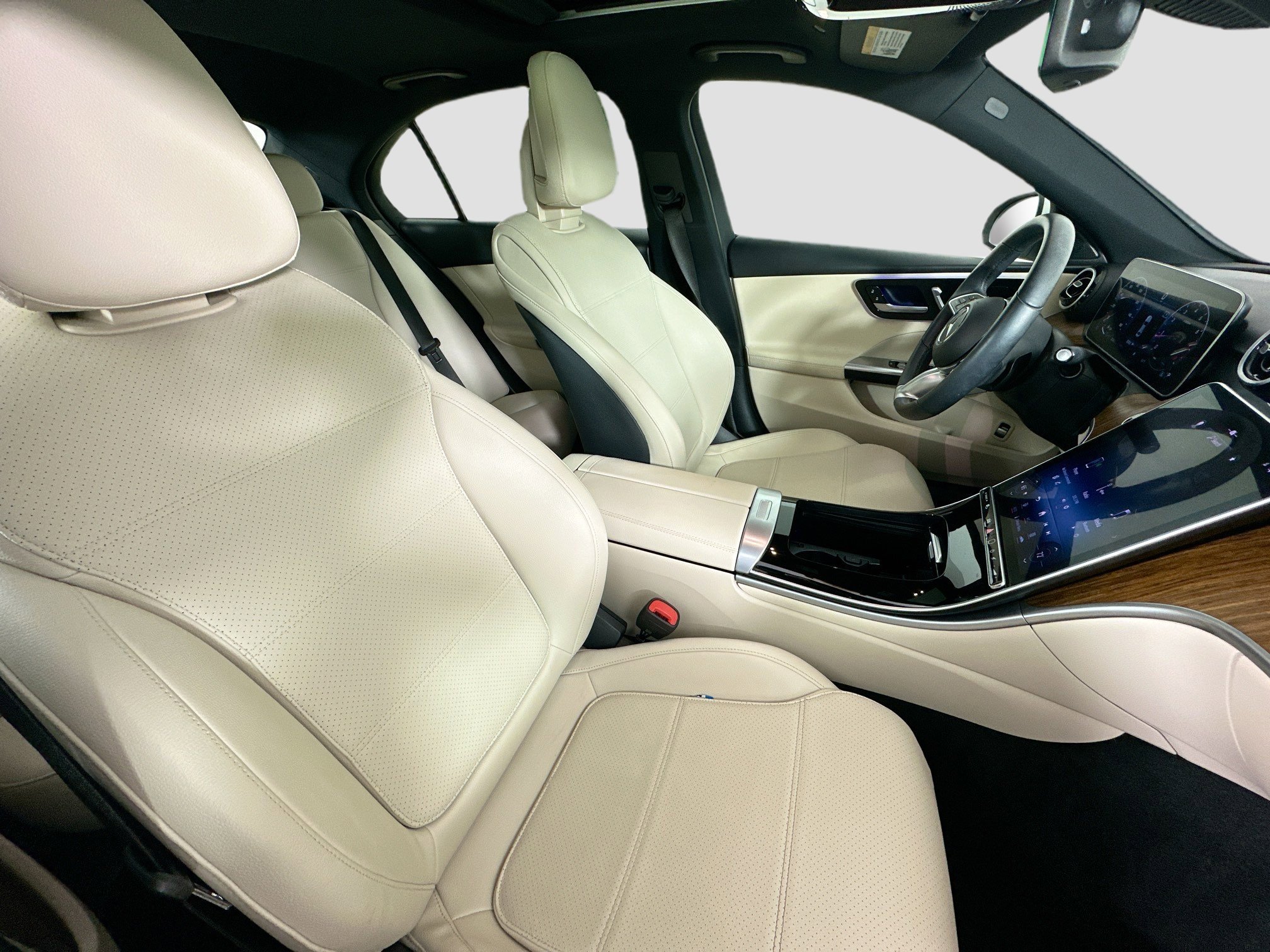 Used 2024 Polar White Mercedes-Benz C 300 image 33