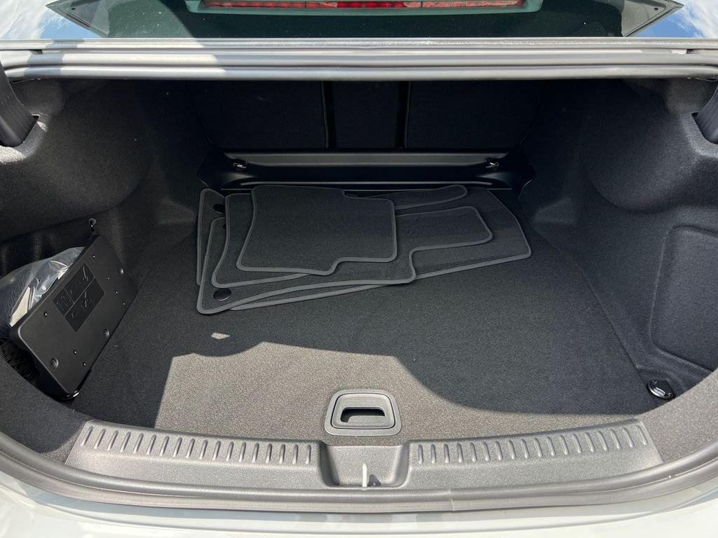 New 2026 MANUFAKTUR Alpine Grey Mercedes-Benz E 350 image 7