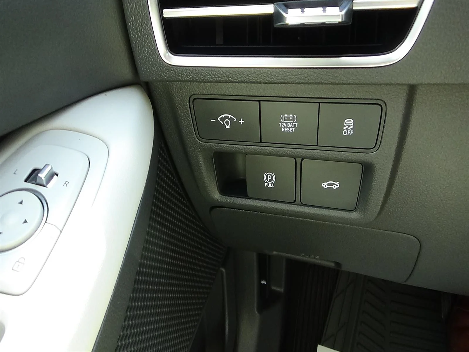 Used 2025 Aero Silver Metallic (t4a) Hyundai SEL image 19