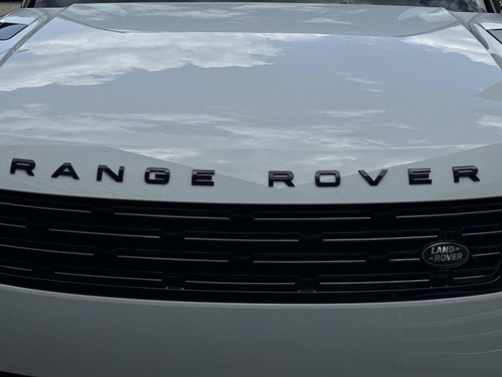New 2026 Fuji White Land Rover Dynamic SE image 11
