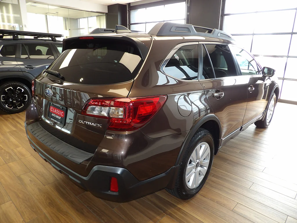 Used 2019 Cinnamon Brown Pearl Subaru 2.5i Premium image 6