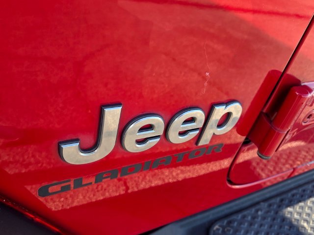 Used 2020 Red Jeep Overland image 16