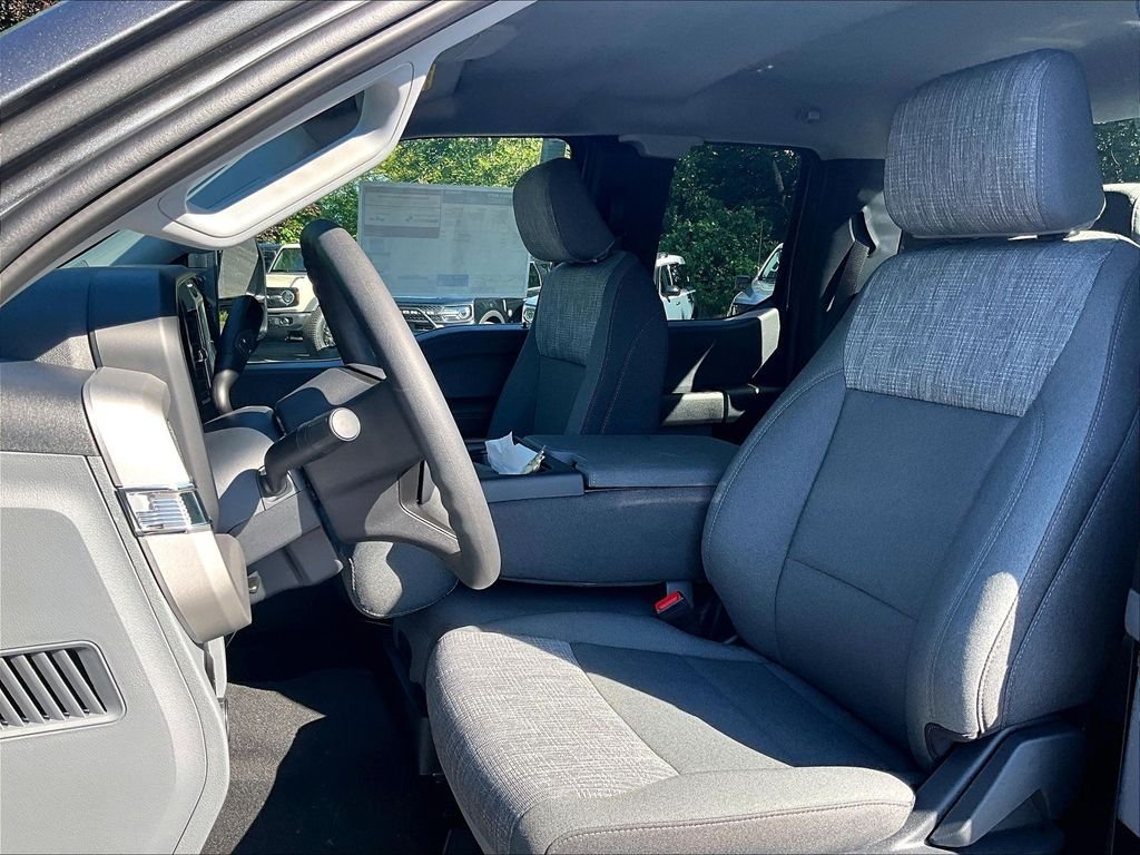 New 2026 Carbonized Gray Metallic Ford XLT image 10