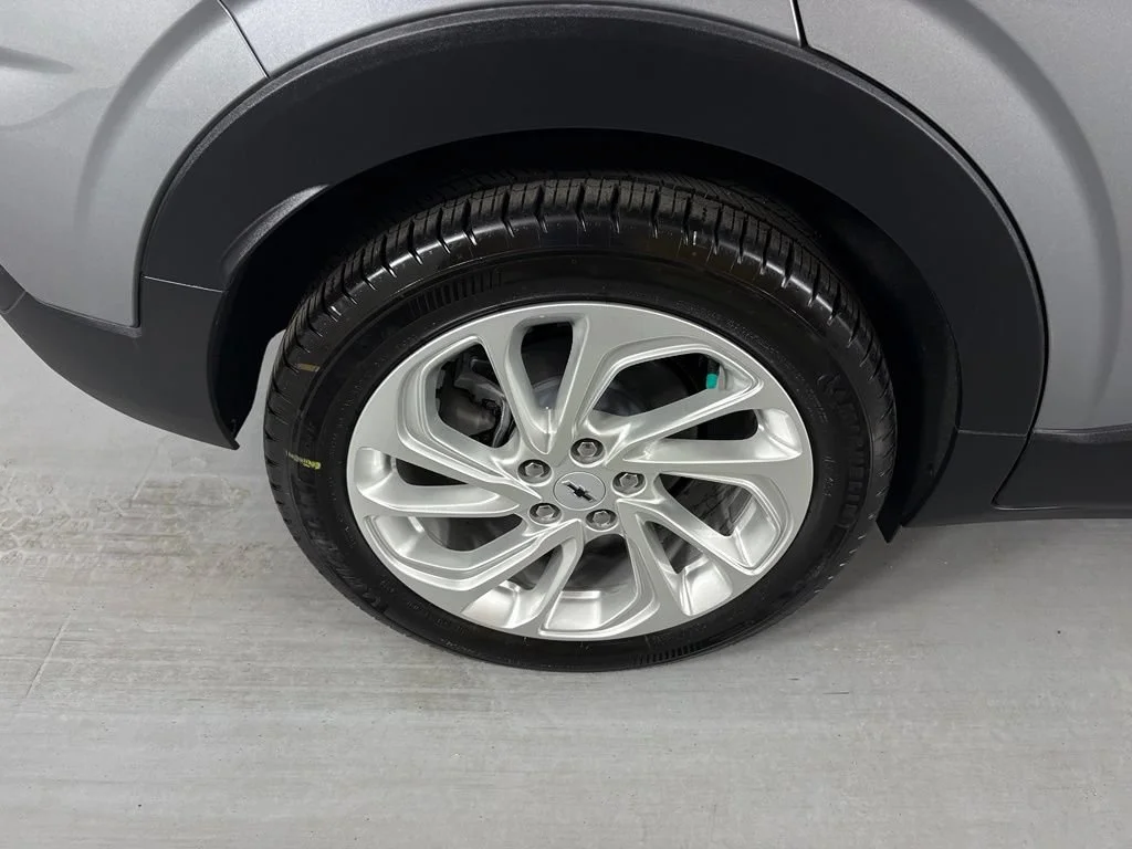 New 2027 Sterling Grey Metallic Chevrolet LT image 13